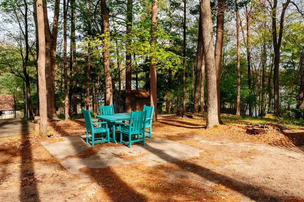 Cozy Cottage On Arbutus Lake Traverse City Buitenkant foto